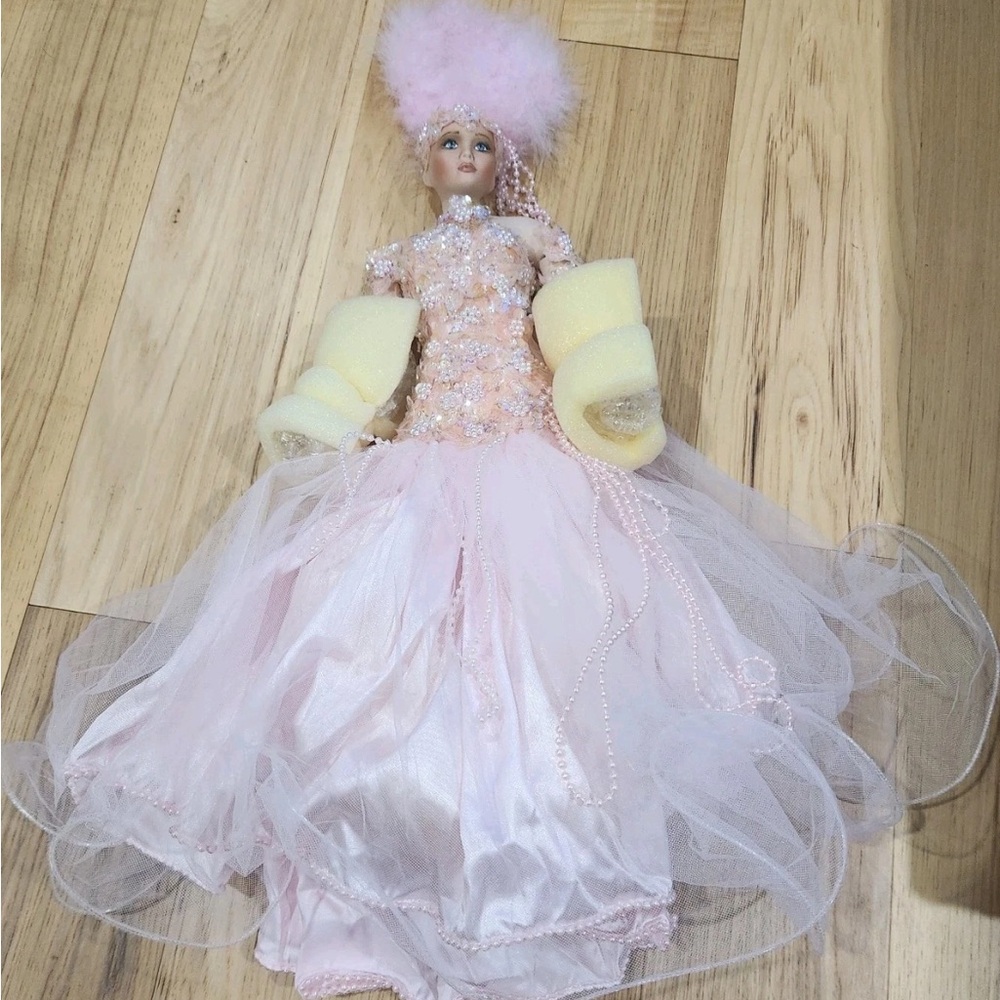 Vegas doll by Rustie. #2,934 out of 7,500